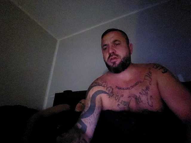 Capturas de tela de transmissão Horrnnycouple