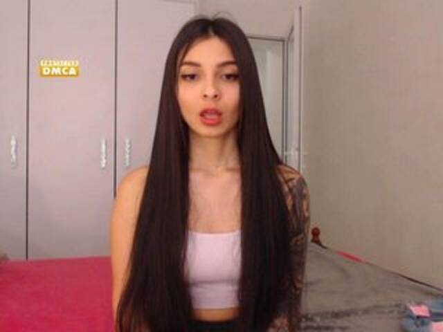 Capturas de tela de transmissão wow_karina