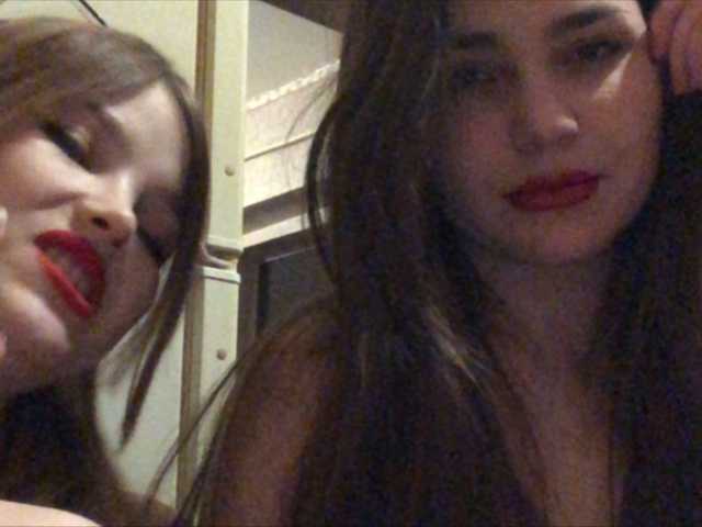 Capturas de tela de transmissão Liza_and_Vika