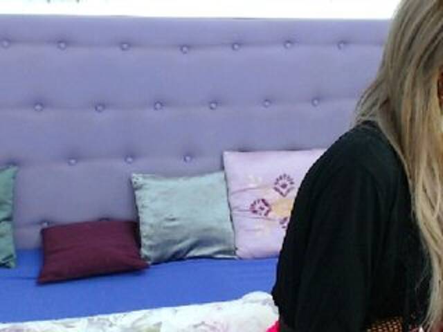 Capturas de tela de transmissão HottieBadGirl