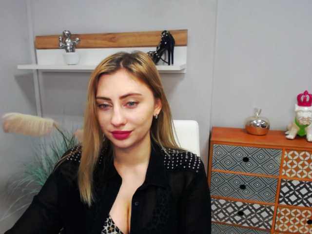 Capturas de tela de transmissão hottieLAURA