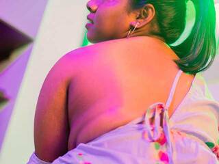 Chat de vídeo erótico IndiraVermutt