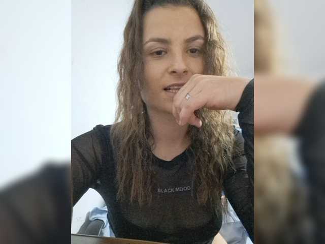 Capturas de tela de transmissão Irina011
