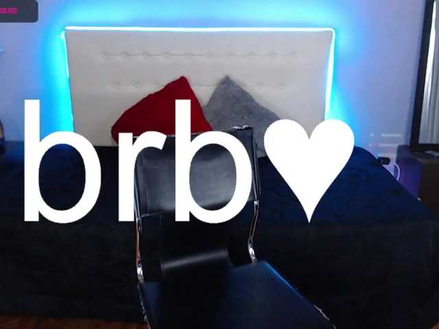 Capturas de tela de transmissão Issa-queen