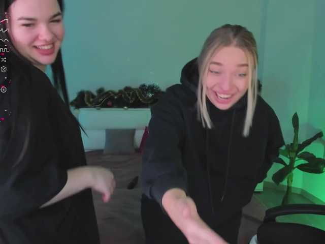 Capturas de tela de transmissão jennis-charmi