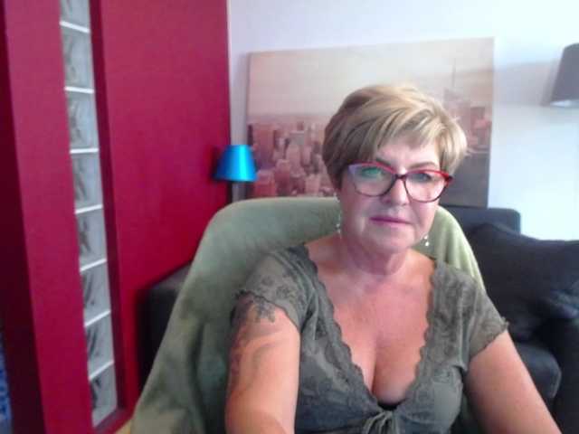 Capturas de tela de transmissão julieamberx