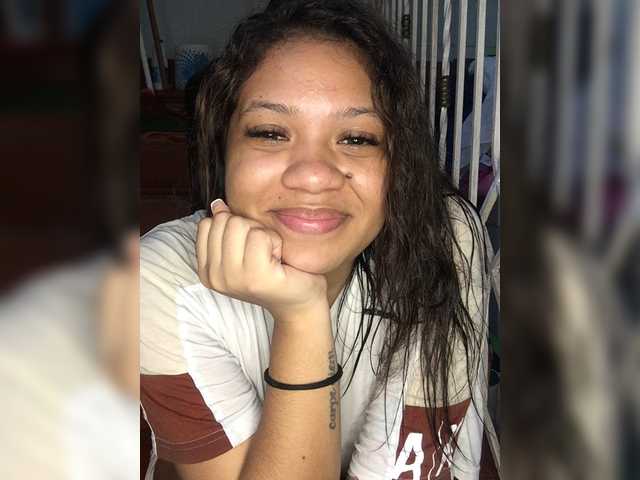 Capturas de tela de transmissão KamHotLips