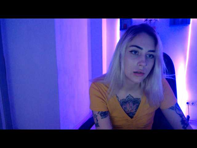 Capturas de tela de transmissão KaprinaGirrs