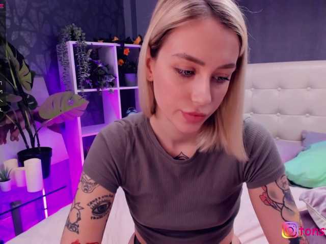 Capturas de tela de transmissão KaprinaGirrs