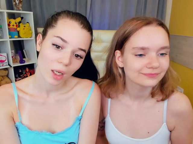 Fotos KarenHeidi Hey guys❤️ Our name are Heidi and Kylie. Welcome in my room Full naked in Pvt❤️