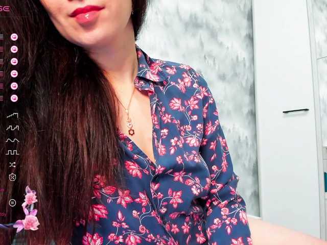 Fotos KariFlower Welcome to my room, I am Karina: P all exciting mood, good and love !!) Tokens only in a common chat. Before the Privat, write in PM Favorite vibrations 6, 16,26, 51, 160 :P show with a toy @total