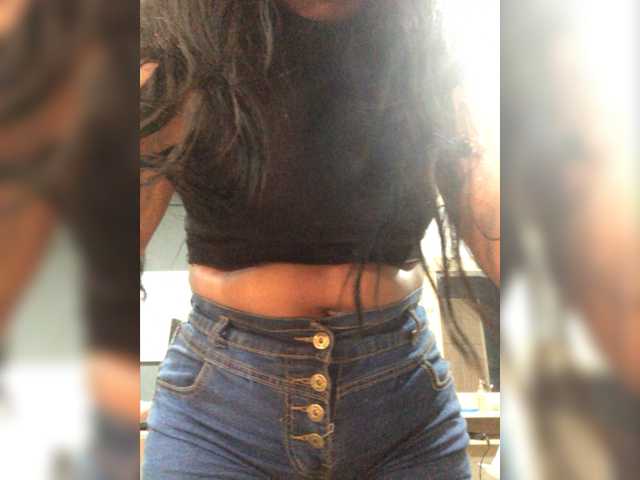 Capturas de tela de transmissão KarinaLarzo