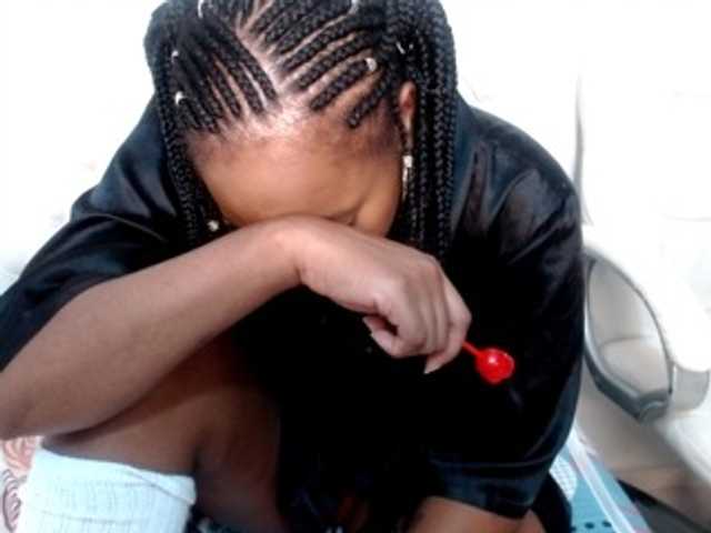 Capturas de tela de transmissão Karlamore