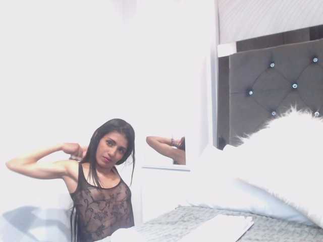 Capturas de tela de transmissão KATIA-DEE