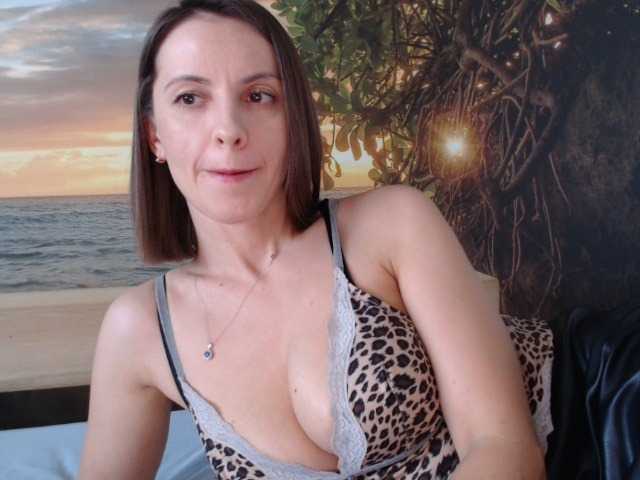 Capturas de tela de transmissão MissJoliSourire