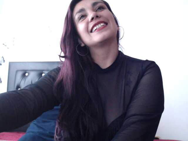 Capturas de tela de transmissão KattaHorny