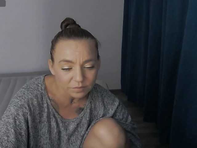 Capturas de tela de transmissão KatyNolann