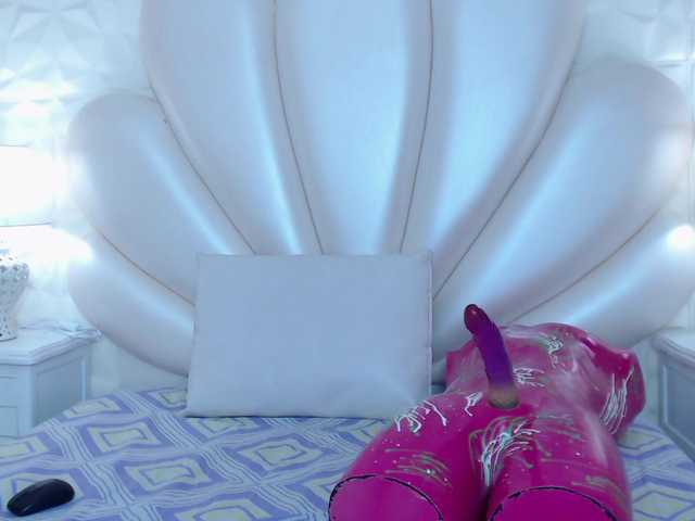 Capturas de tela de transmissão KendraMaze