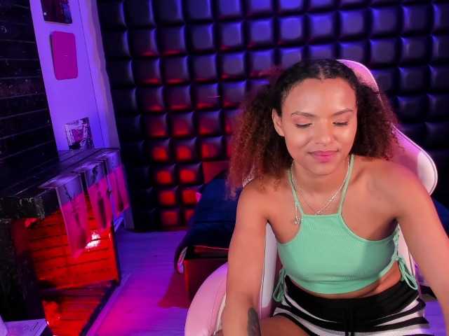 Capturas de tela de transmissão KendraTasty