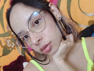 Chat de vídeo erótico Kiaraleono13