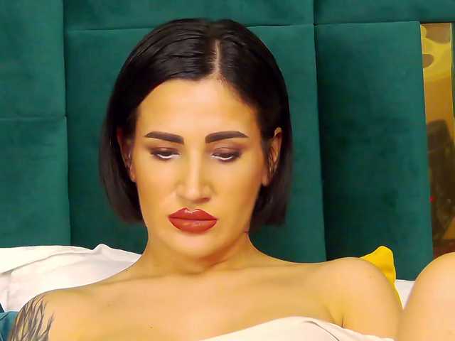 Capturas de tela de transmissão KimSkye