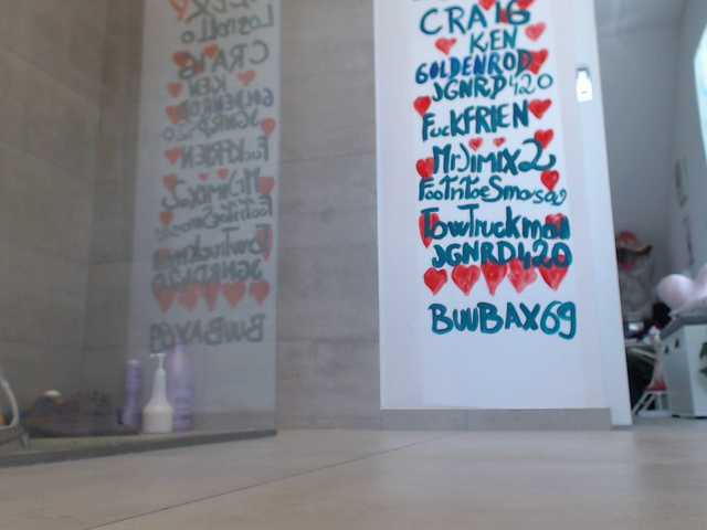 Capturas de tela de transmissão KinkyMoni