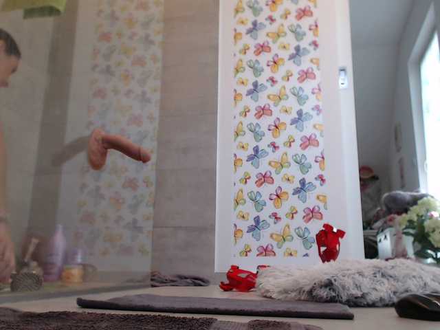 Capturas de tela de transmissão KinkyMoni