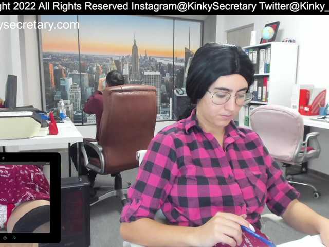 Capturas de tela de transmissão KinkyOffice