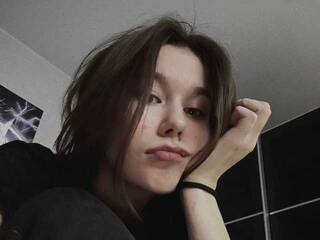 Chat de vídeo erótico KiraTwinkie