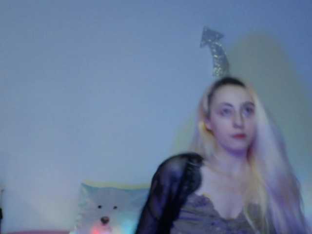 Fotos Kittyisabelle Having fun with your Quinn! #euphoria #paypig #findom #humanatm #teamviewer #cashcow #sissy