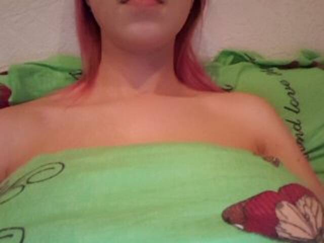 Capturas de tela de transmissão KosmosTits