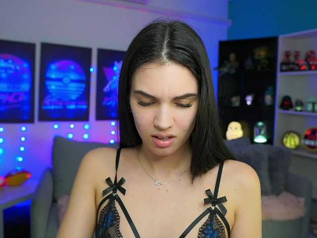 Fotos KylieQuinn018 I have to ask guys from america pls help me with some answer to me :) MAKE ME SQUIRT #teen #squirt #anal #dildo #18 Lovense Lush