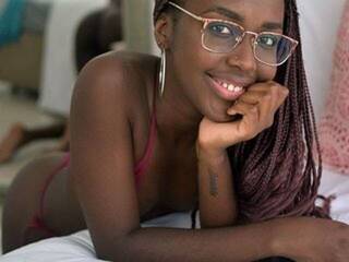 Chat de vídeo erótico kynleeblackdo