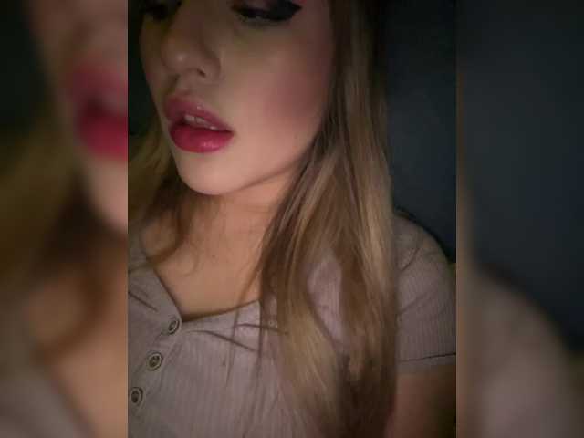 Capturas de tela de transmissão LollaDolly