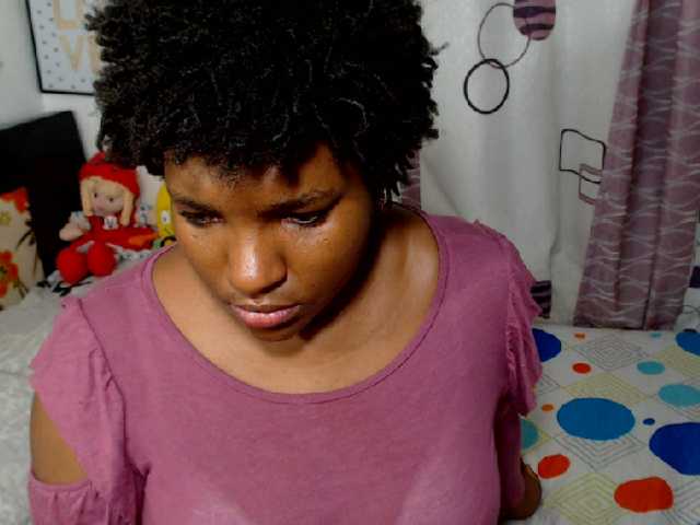Capturas de tela de transmissão Laaylaax