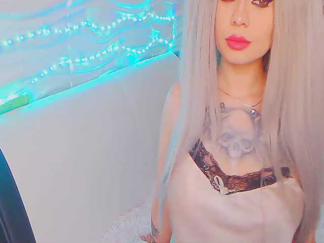 Capturas de tela de transmissão Monster_Doll