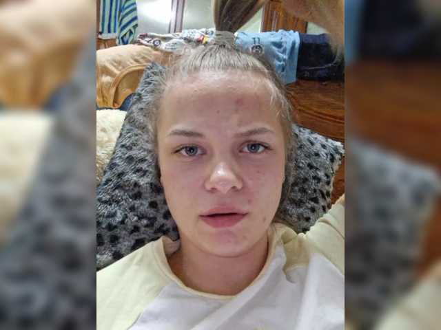 Capturas de tela de transmissão Lali-7