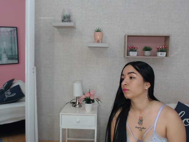 Capturas de tela de transmissão LaraCortz