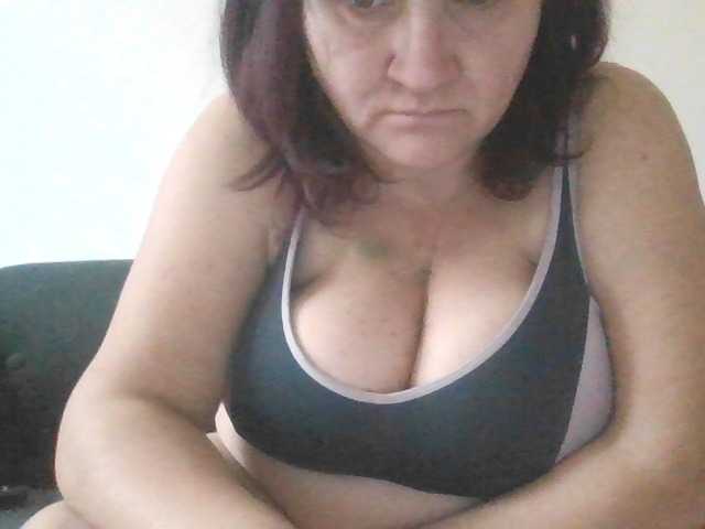 Fotos LaraXXX33 Hello Today my bigg boobs are just 10 tok if u want see more I have menu try it!!