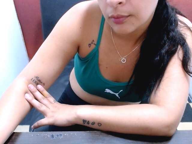 Capturas de tela de transmissão laurahottt