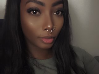 Chat de vídeo erótico LaylaAriana