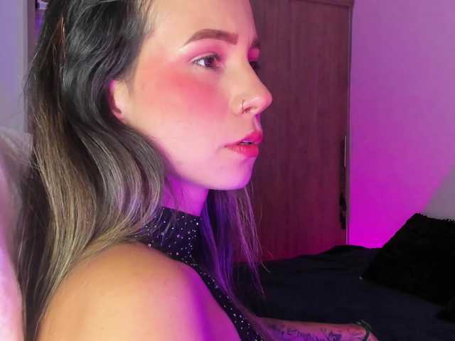 Capturas de tela de transmissão AgathaBlair