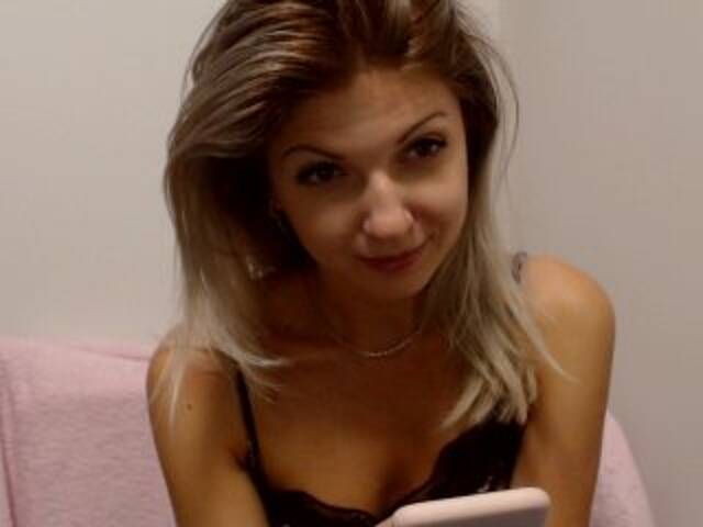 Capturas de tela de transmissão Lerika