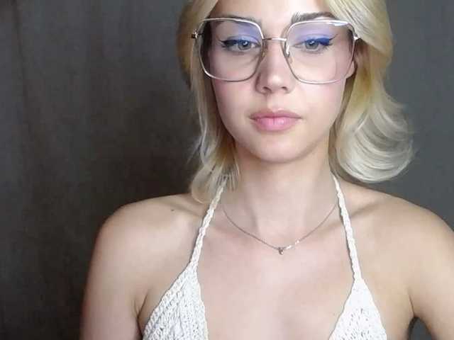 Fotos lexieSpicy Sweet and yet dang naughty ;) #innocentface #sweet #petite #glasses #fetish #natural #shorthair #domina #teaser #cfmn #joi #cei #cbt #sph #cucktraining