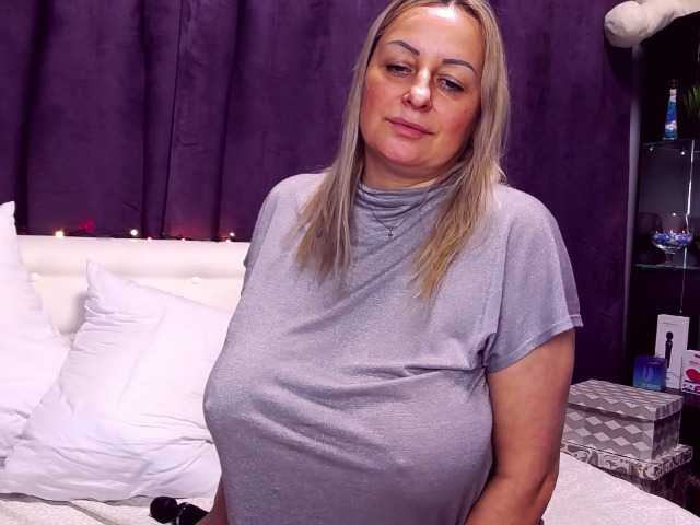 Capturas de tela de transmissão LianaXMilf