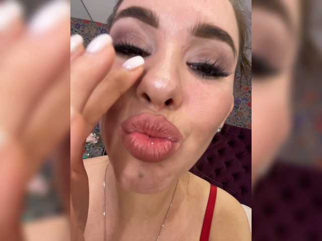 Capturas de tela de transmissão LikaVika