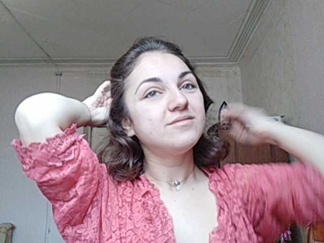 Capturas de tela de transmissão LiliBellucci