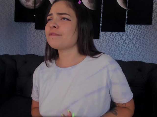 Capturas de tela de transmissão lilith-white