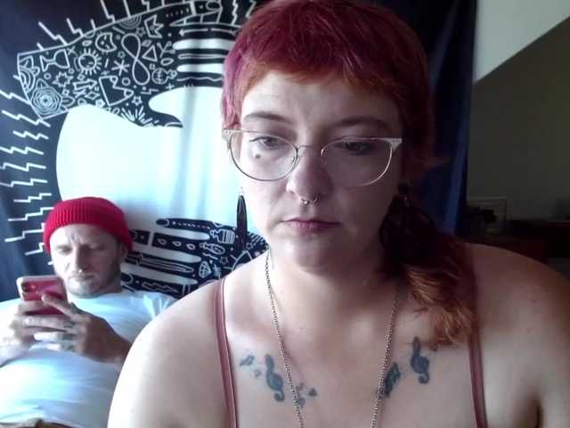 Capturas de tela de transmissão LiliThiccEve