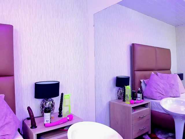 Capturas de tela de transmissão LilyMiller